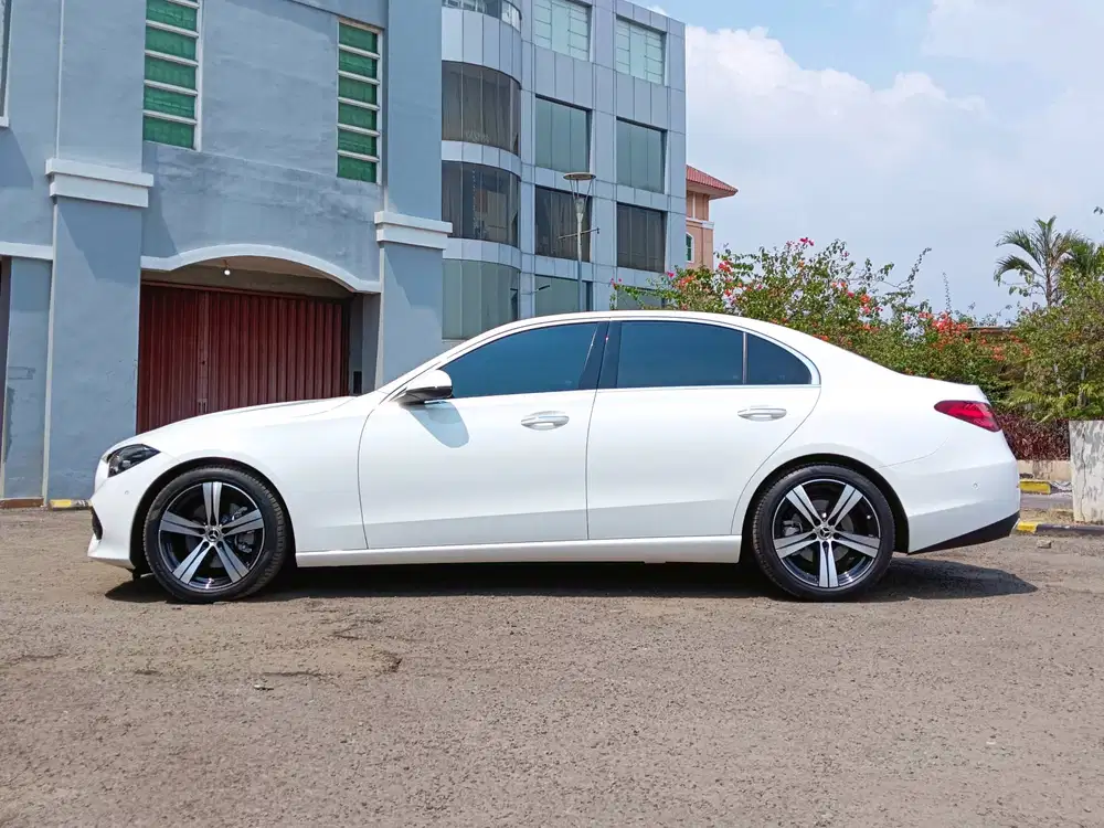 Odo=13k Bunga=4% Genap Mercedes Benz C200 Avantgarde 2023 C 200 2023