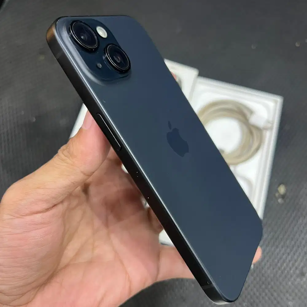 iphone 15 128gb resmi ibox fullset original kondisi terawat bergaransi