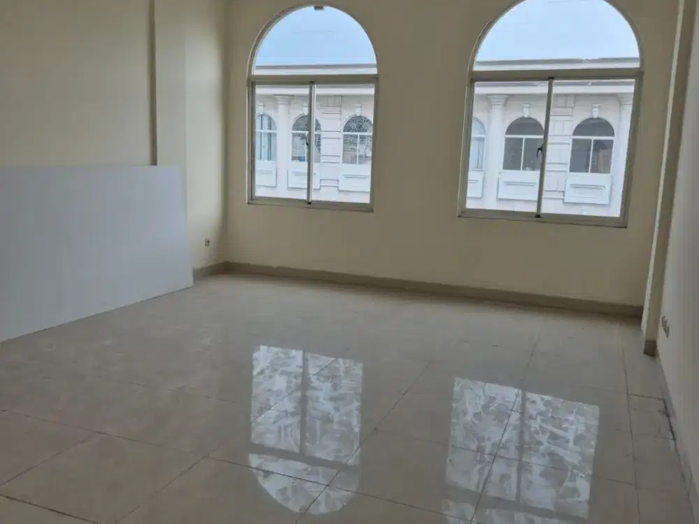 Ruko Crown Green Lake City Luas 4,5x15m 3,5 Lantai Lokasi Strategis