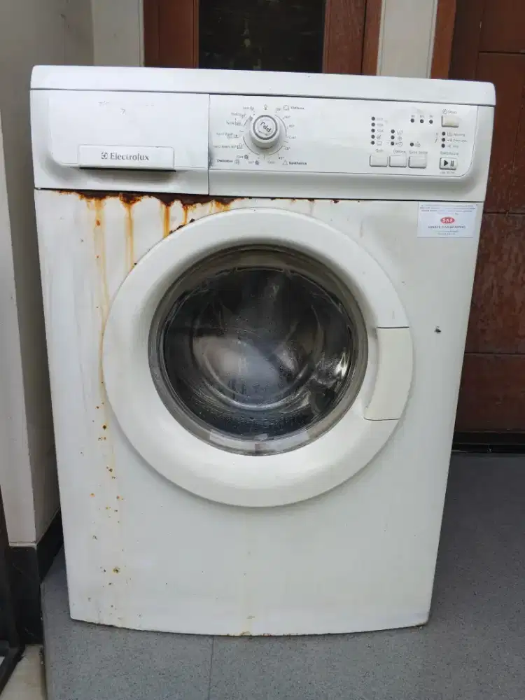 Mesin cuci electrolux