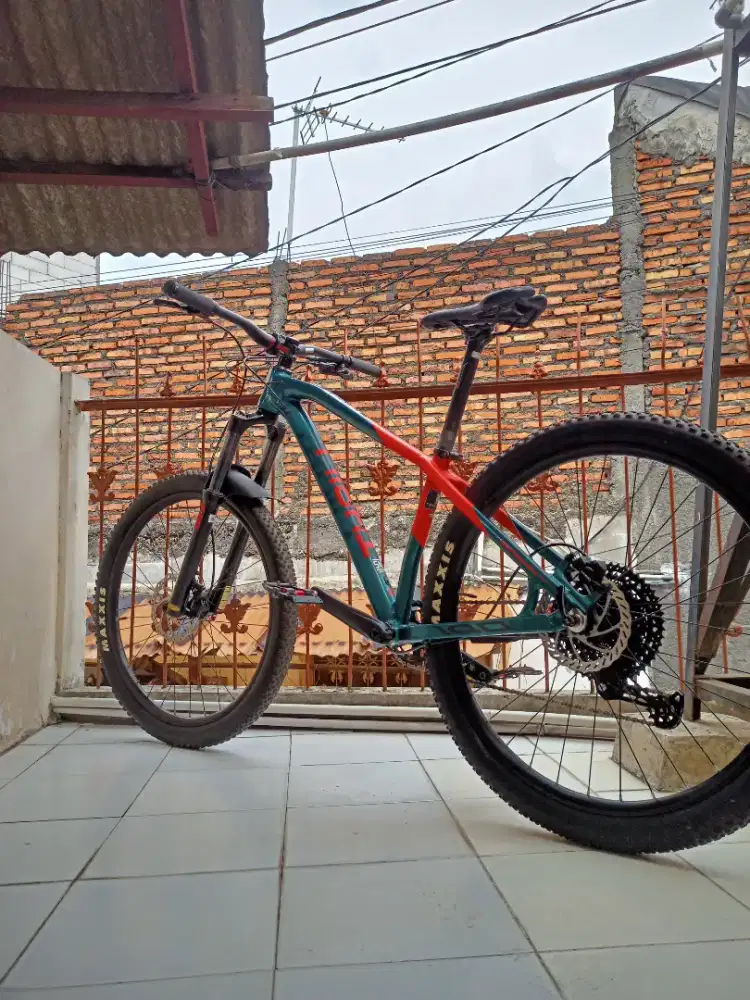 Sepeda MTB Thrill wreak T140