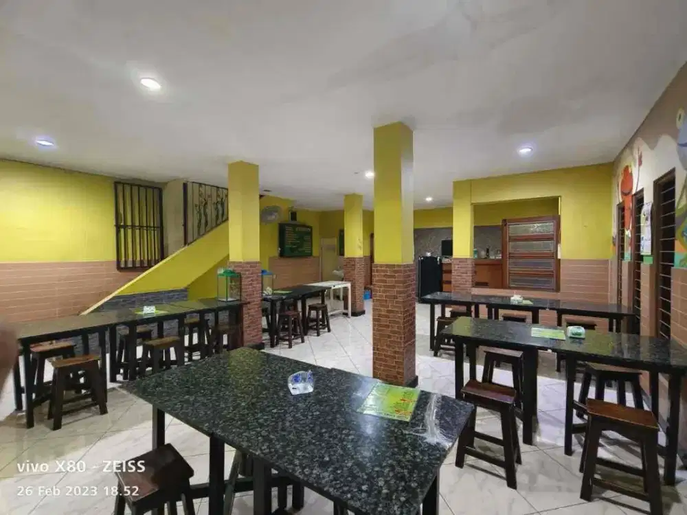 Rumah 3 lantai + Ruang Usaha ( Kuliner )