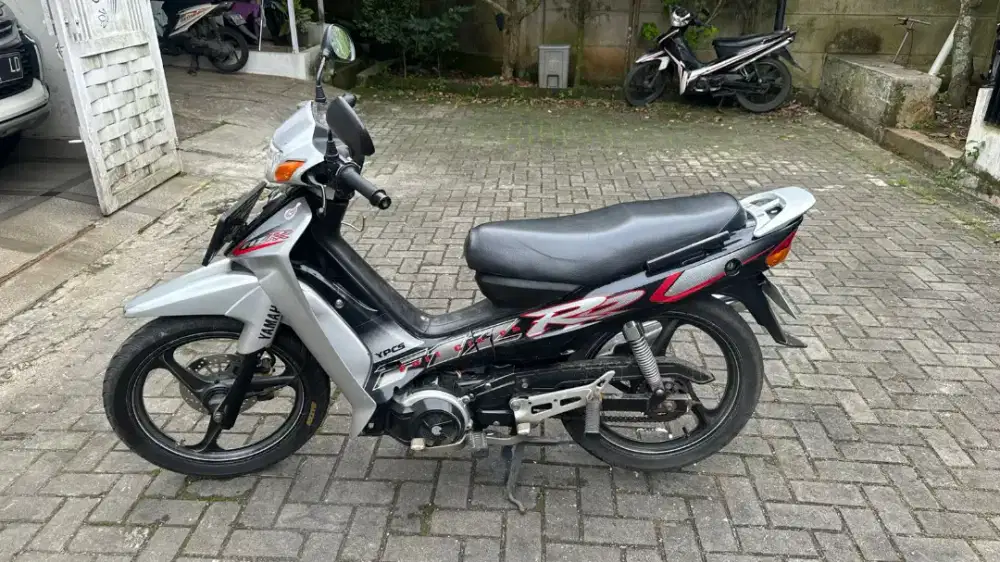 Yamaha f1zr tahun 2007 plat d