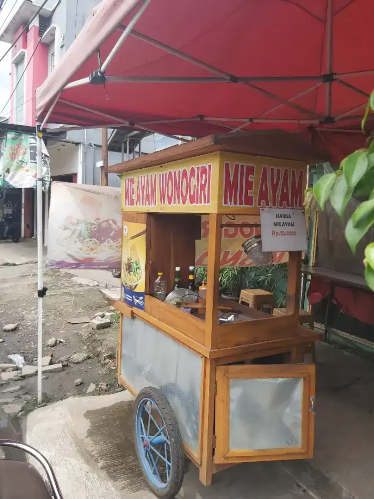 Dibutuhkan tenaga laki2