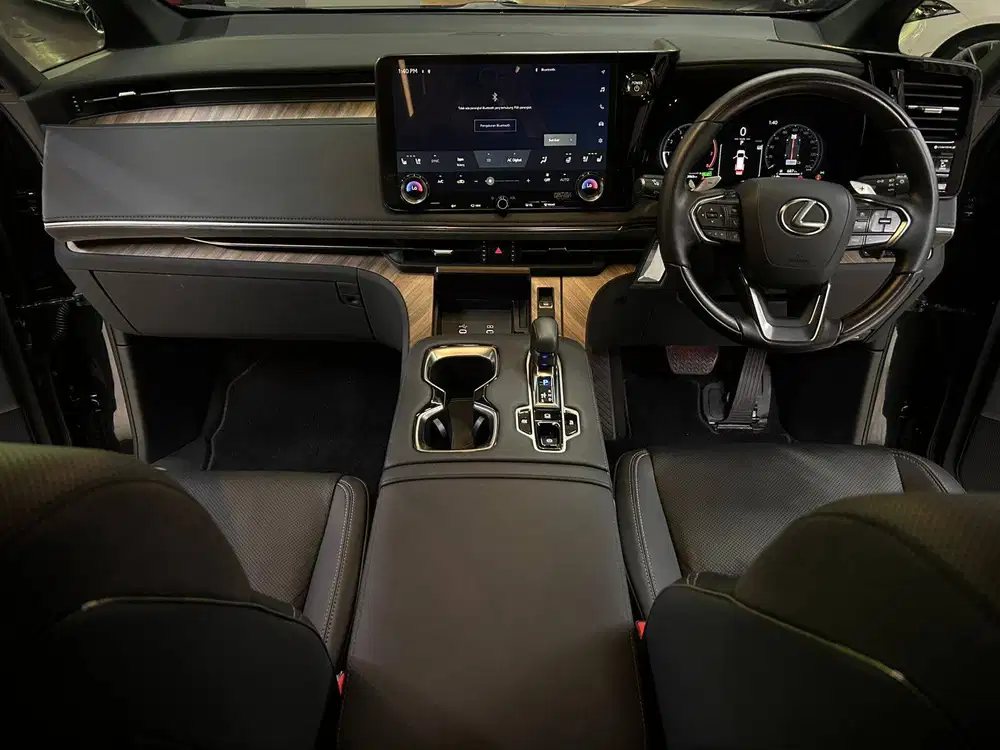 Lexus LM350 Hybrid LM350H VIP 2024 Hitam 4-Seater Km33rb B2602VGY