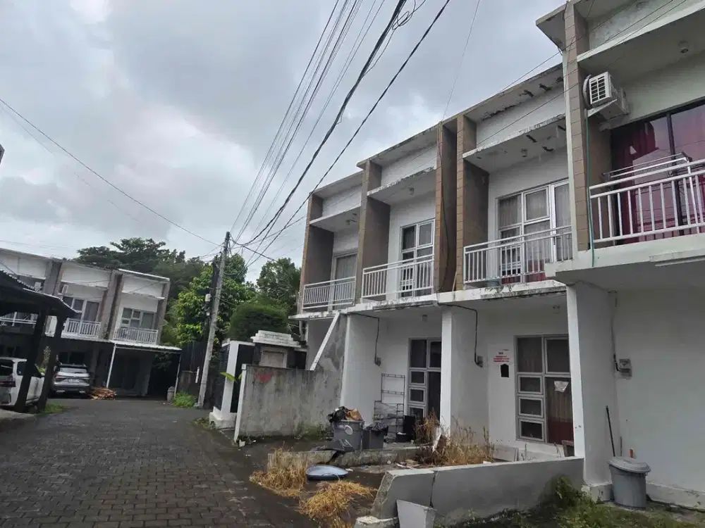 Dijual rumah aset bank minimalis 2 lantai berlokasi di benoa