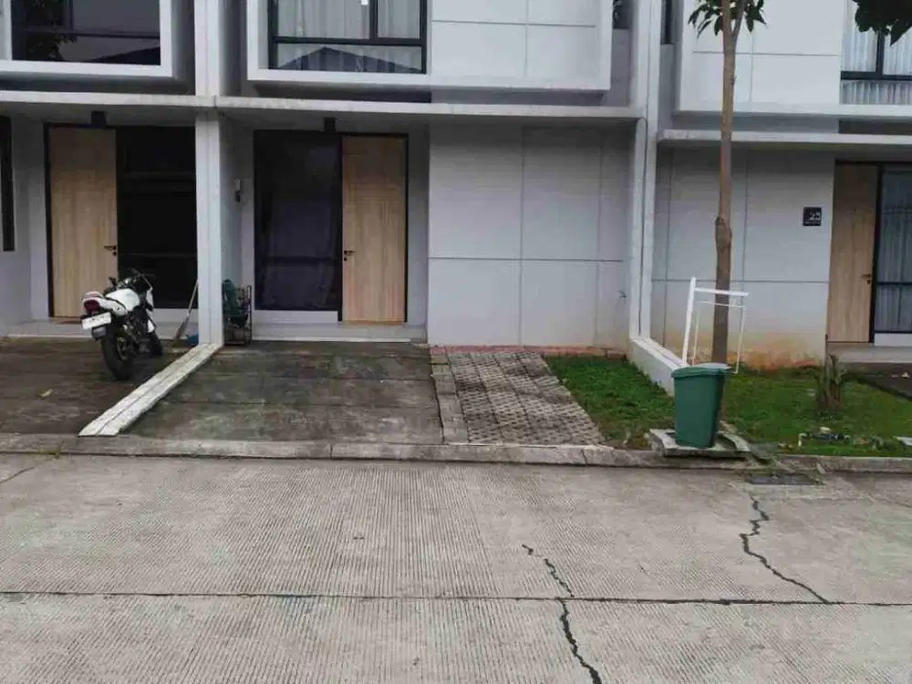 Dikontrakan Rumah 3 KT & 3 KM 2 Lantai Full Furnish di Kawasan KIIC Karawang.