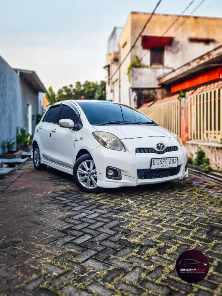 Toyota Yaris E matik 2012 istimewa dp 25 jt