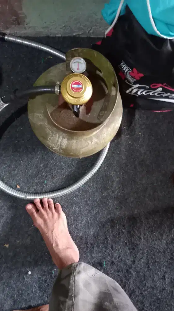 Tabung gas beserta kompor 1 tungku pemakaian 1 bln