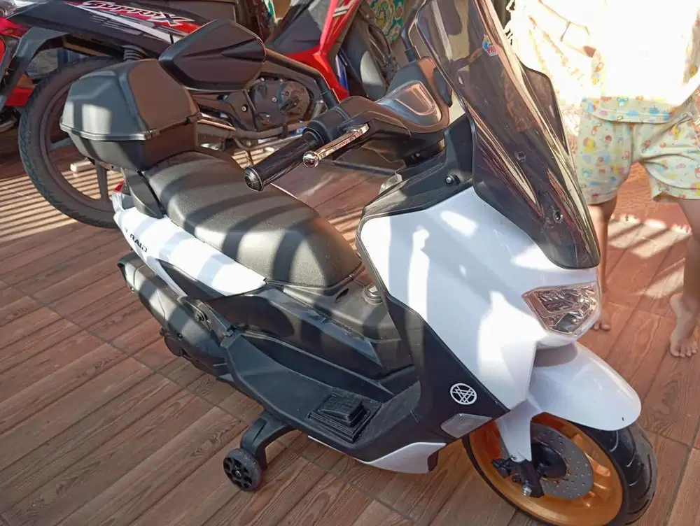 Kereta anak NMAX batre