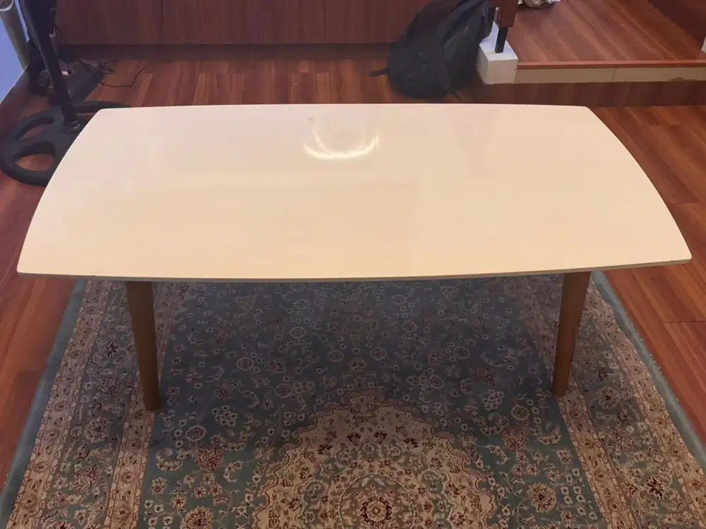 MEJA RUANG TAMU INFORMA