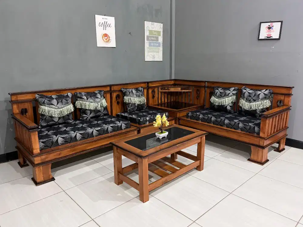 Kursi sudut kayu waru