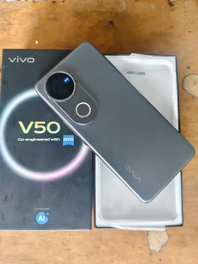 Vivo v50 12/256