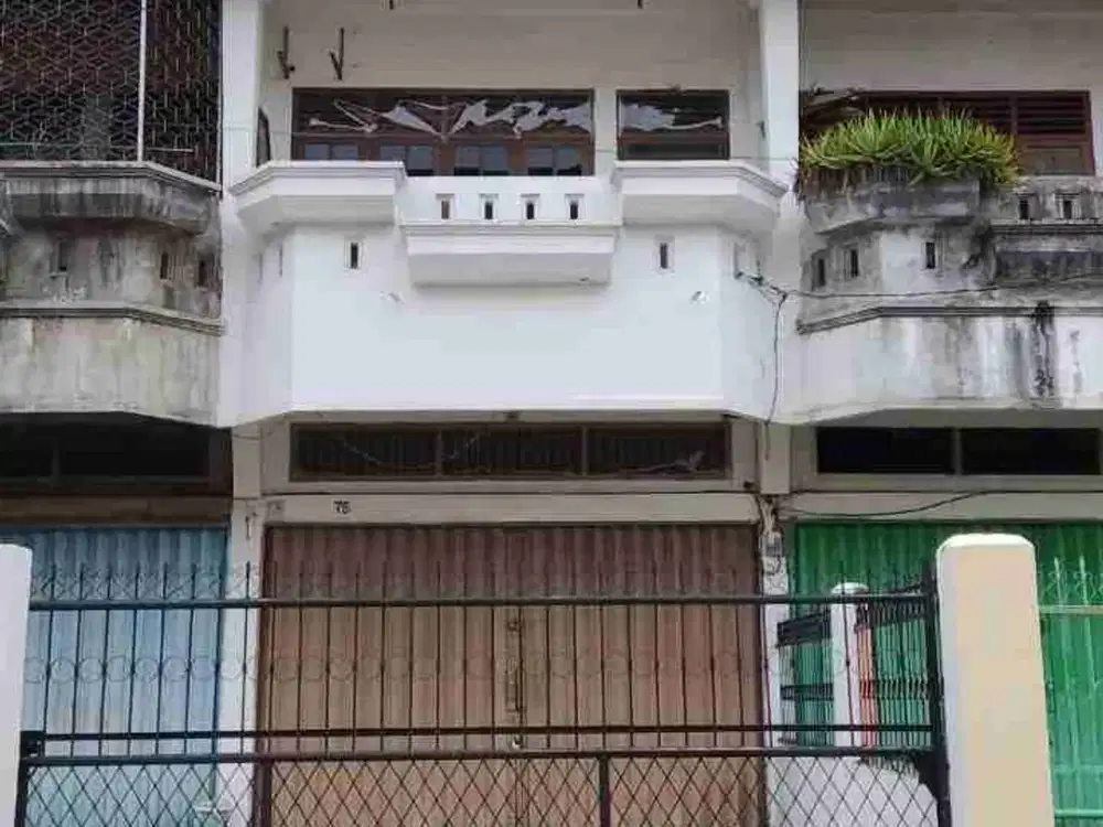 Dijual Super Murah Rumah Tinggal  (Ruko kokoh  3 lt.