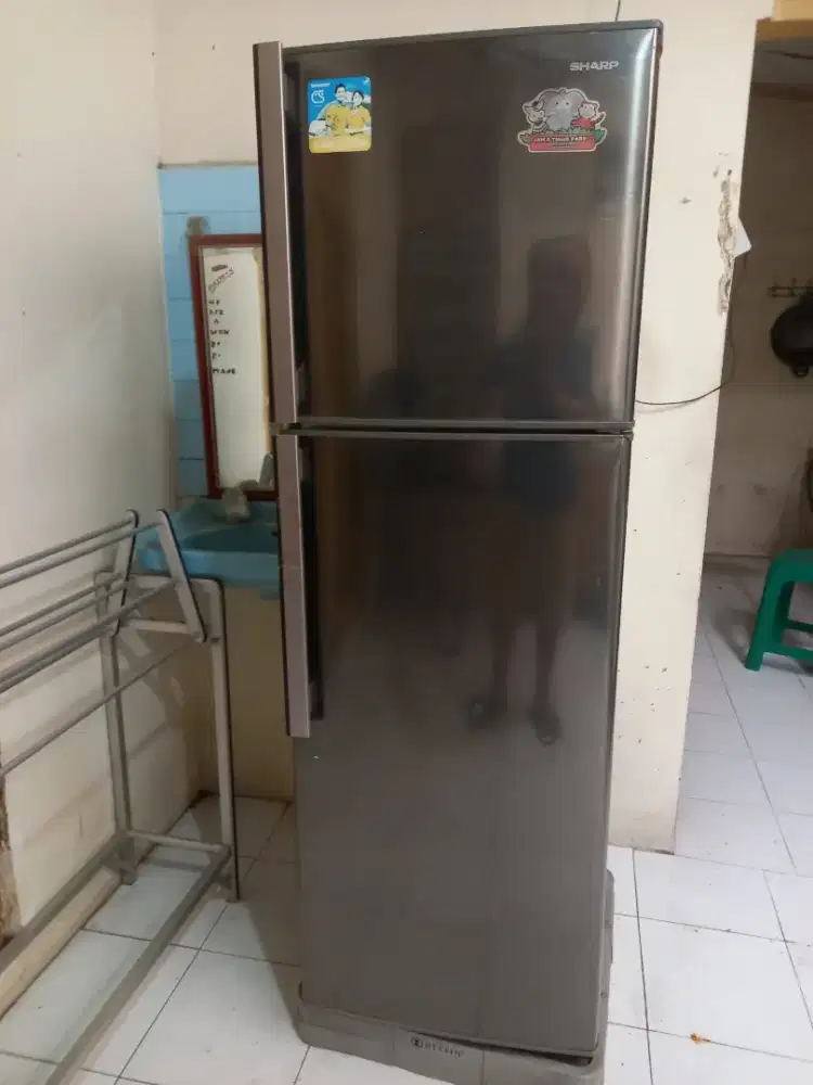 Dijual Lemari Es Sharp 2 Pintu