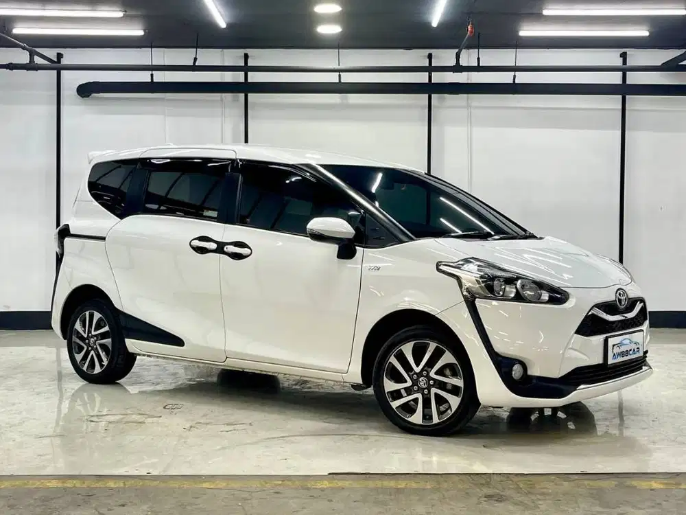 [Km 70rb ] TOYOTA SIENTA V 1.5 AT 2020