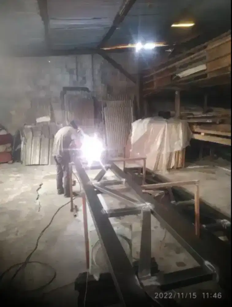 Tukang las panggilan