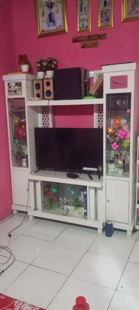 Tv dan lemari tv