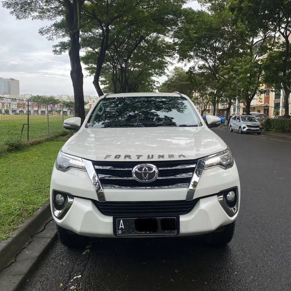 TOYOTA FORTUNER VRZ 2017 4X2 DIESEL SOLAR AT MATIC GANJIL