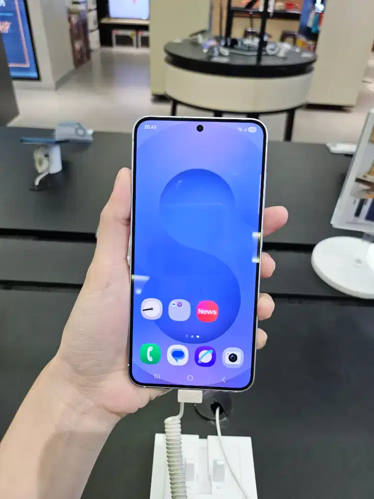 NEW SAMSUNG S25 256GB