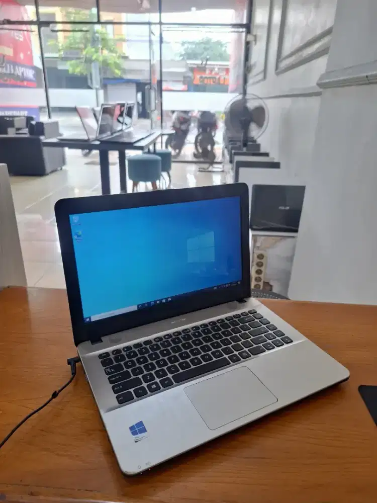 Laptop Acer E5-473 intel core i3 murah