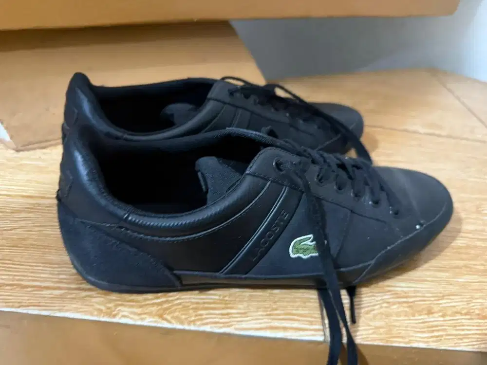 Sepatu Merek  Lacoste