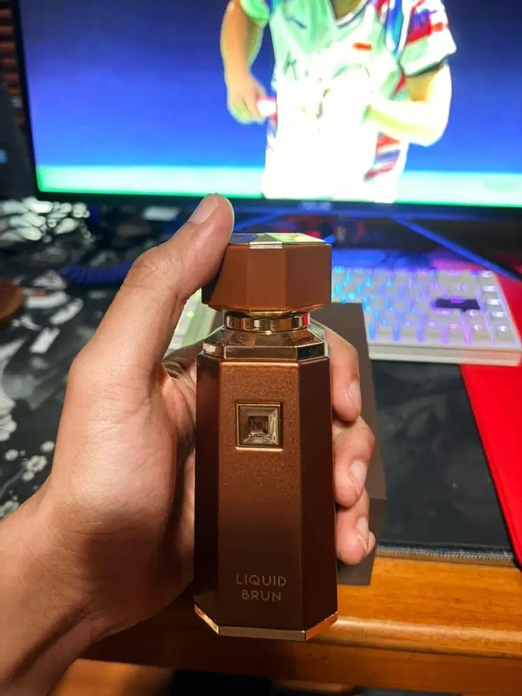 Parfum liquid brun