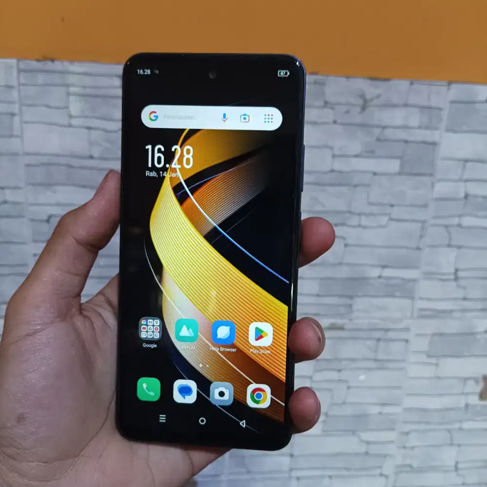 Infinix smart 8 4+4/128 No minus