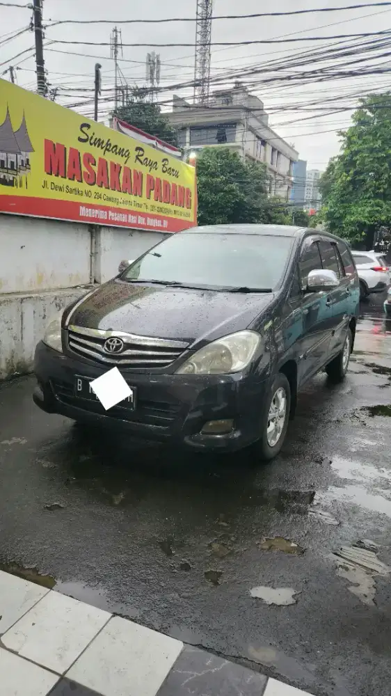 Kijang Innova 2010 G Matic Bensin 2.0 Hitam