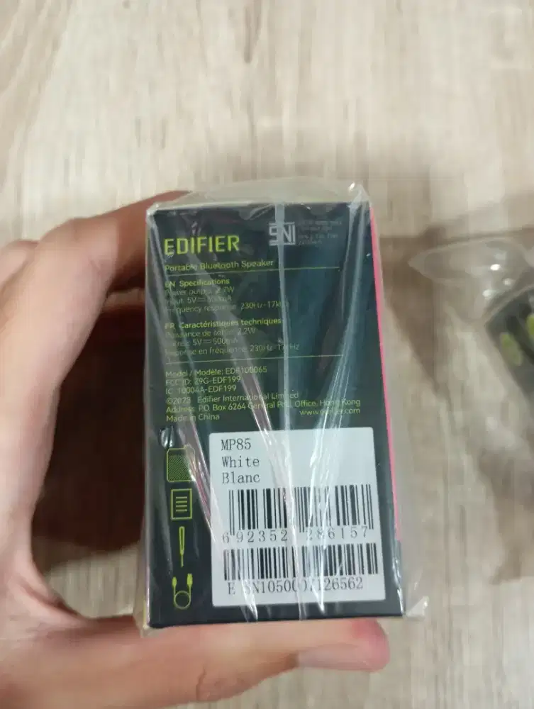 Ready Speaker Portable Mini Edifier  MP85