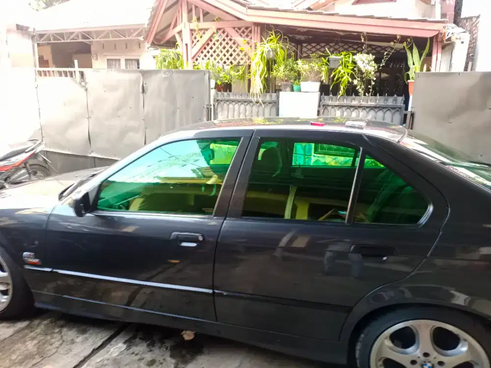 Kaca film menangkal panas