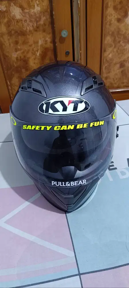 Jual Helm Full Face KYT