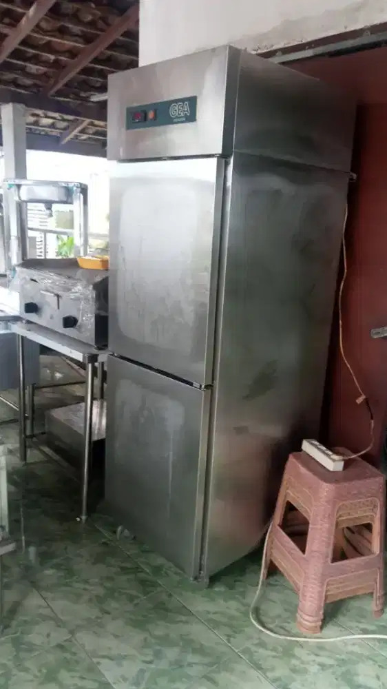 Jual uprigh freezer gea 2 pintu