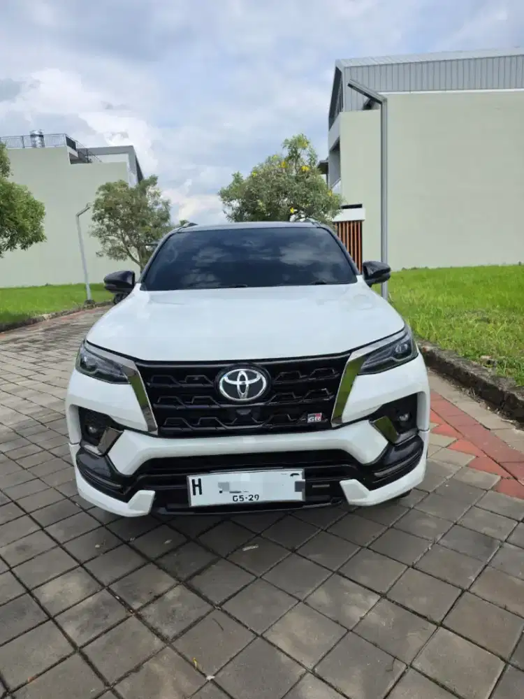 FORTUNER 2.8 GR SPORT METIC