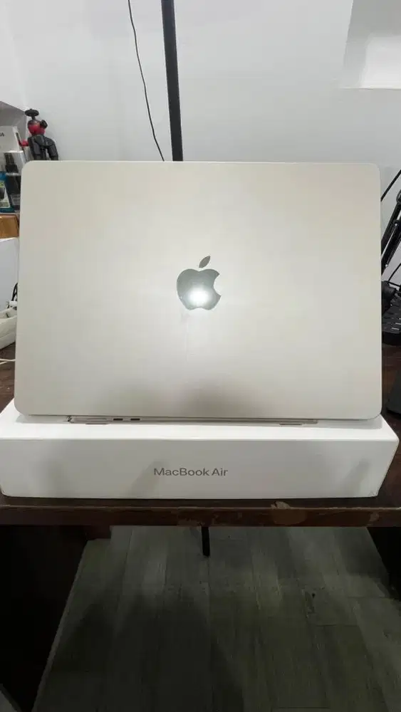 Macbook Air M2 RAM 16 GB SSD 256 GB IBOX GARANSI ON