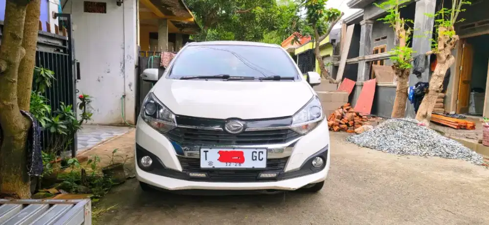 Daihatsu Ayla 1.2 R Deluxe Matic Tahun 2018 White
