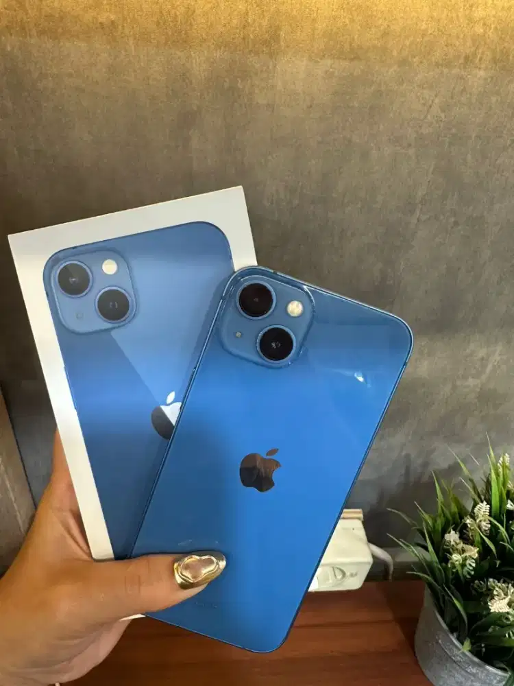 iPhone 13 128GB Blue Eks iBox BH 90% lengkap