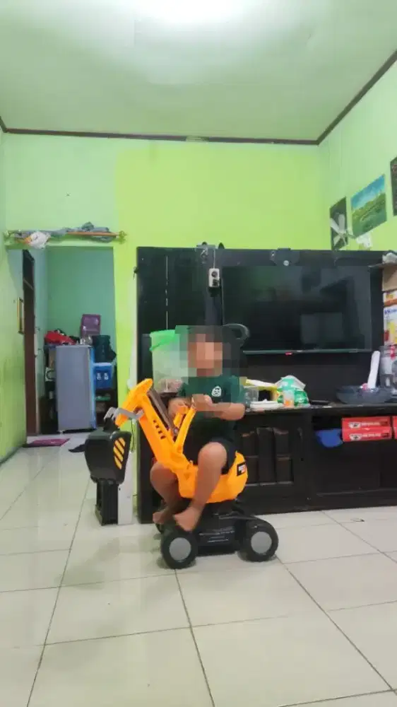 Mainan mobil excavator