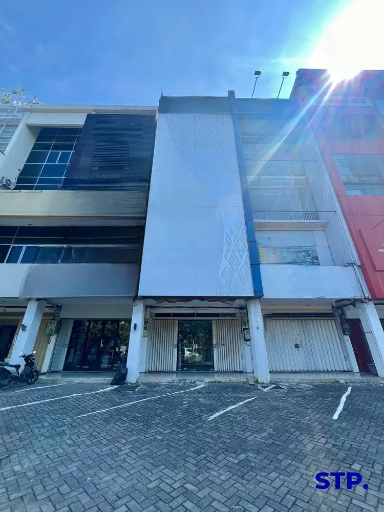 Turun Harga! Ruko 4 lantai di Jalan Indragiri  Lokasi di jalan utama