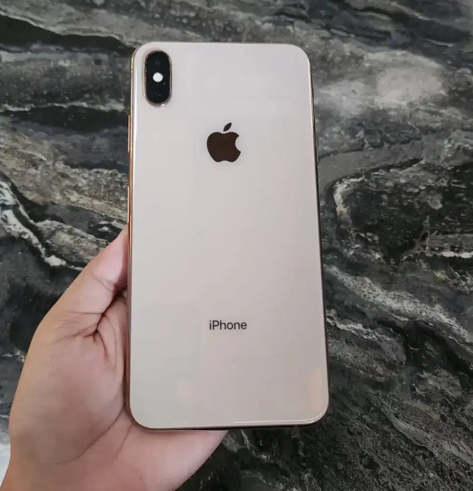 Iphone xs max gold
