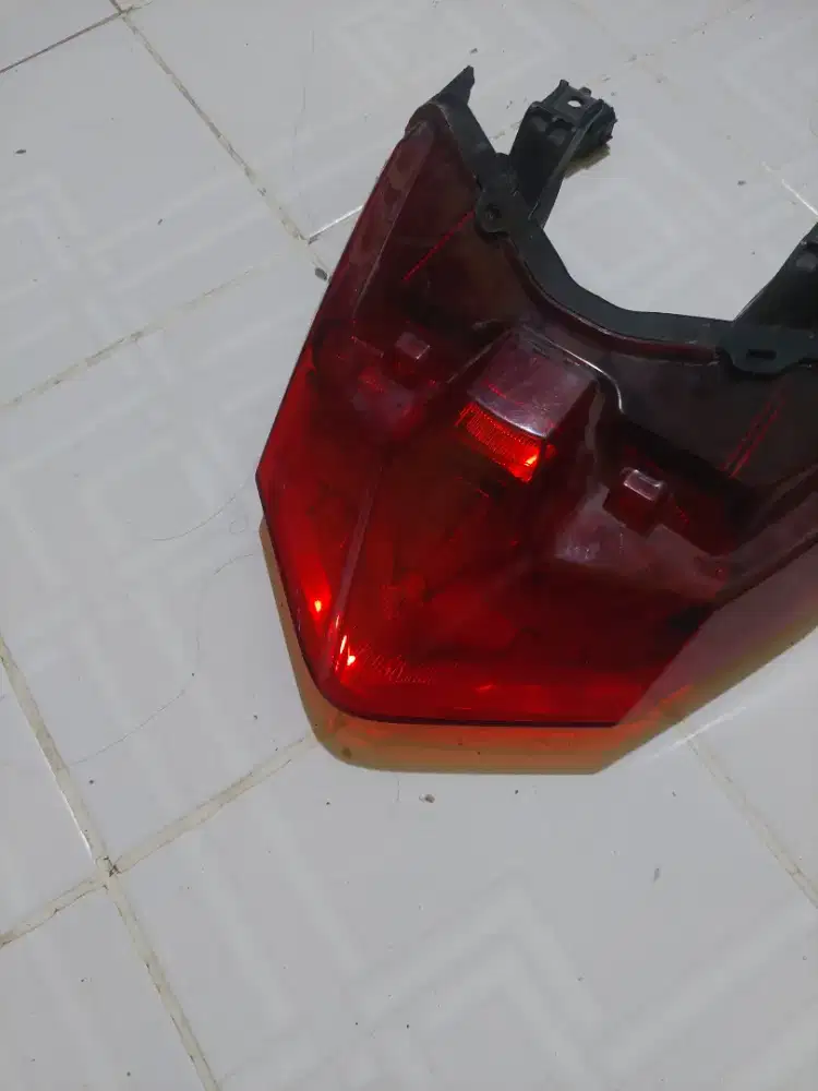 Lampu belakang vario 125 led esp dan sokbreker vixion new