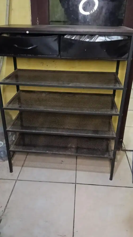 Dijual rak sepatu
