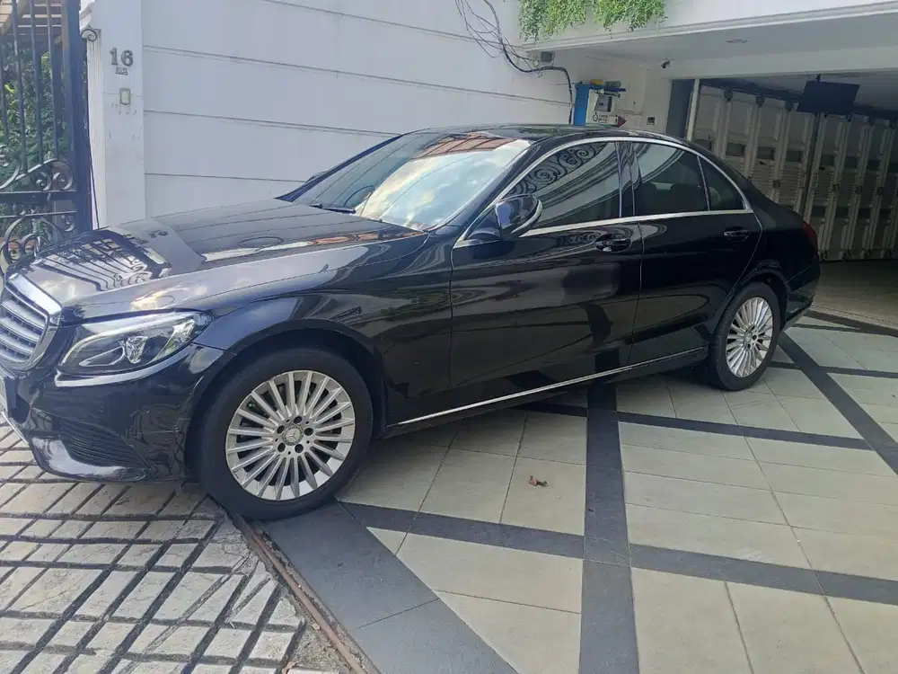 Mercedes-Benz C250 2017 Bensin