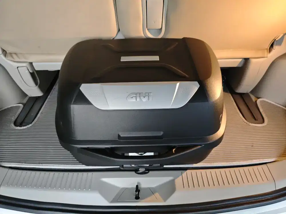 Box Givi 43 Liter Plus Bracket Shad