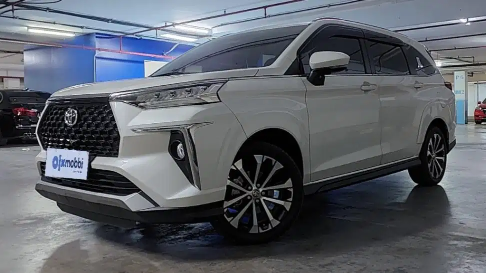 TDP 12JT Toyota Avanza 1.5 New Veloz CVT Bensin-AT Putih 2022