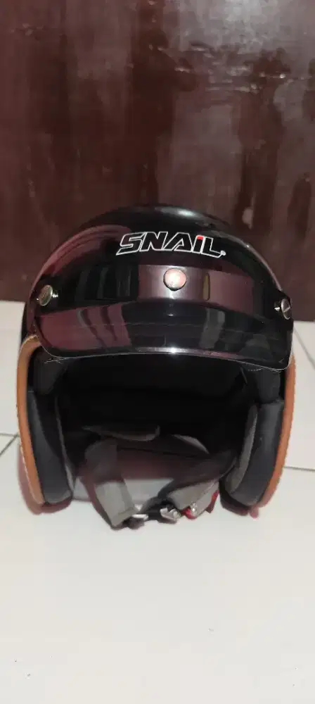 Helm retro vintage snail