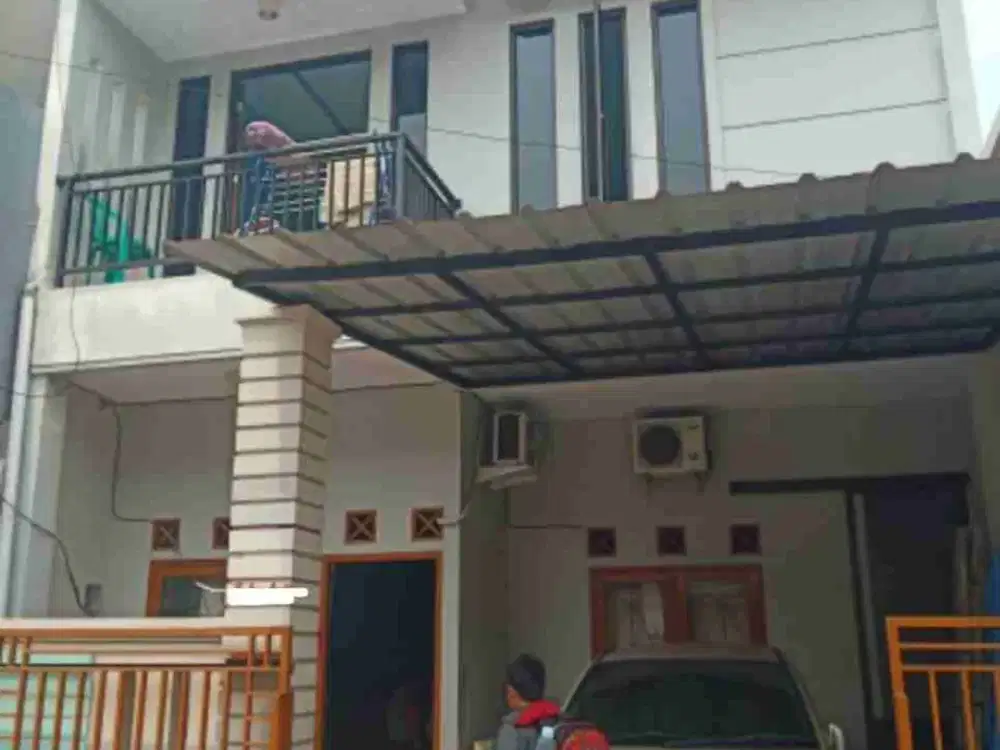 Dijual Rumah Tingkat di Boulevard Hijau (Sudah renov) harapan indah Bekasi