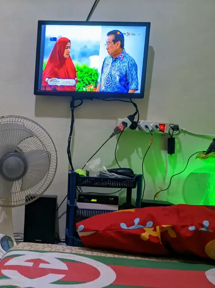 Dijual TV / Monitor LED Tanpa Merek (No Brand)