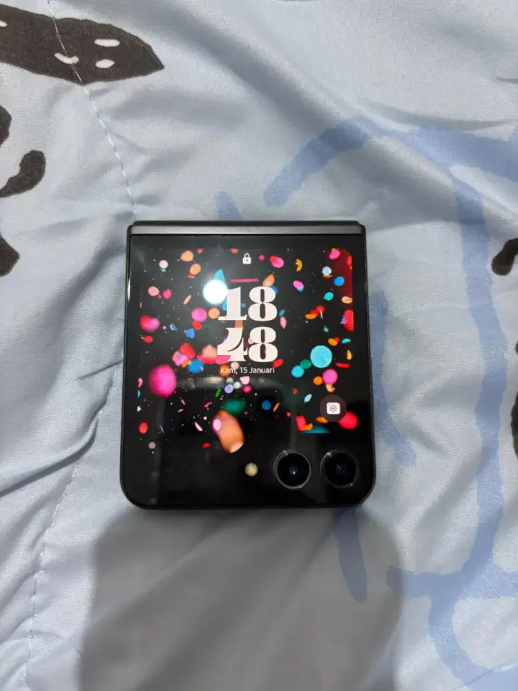 Dijual samsung z flip 5 barang mulus