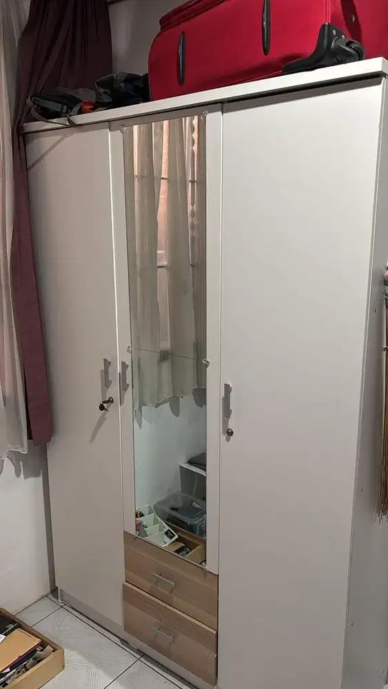 Lemari Pira Asta 3 Pintu